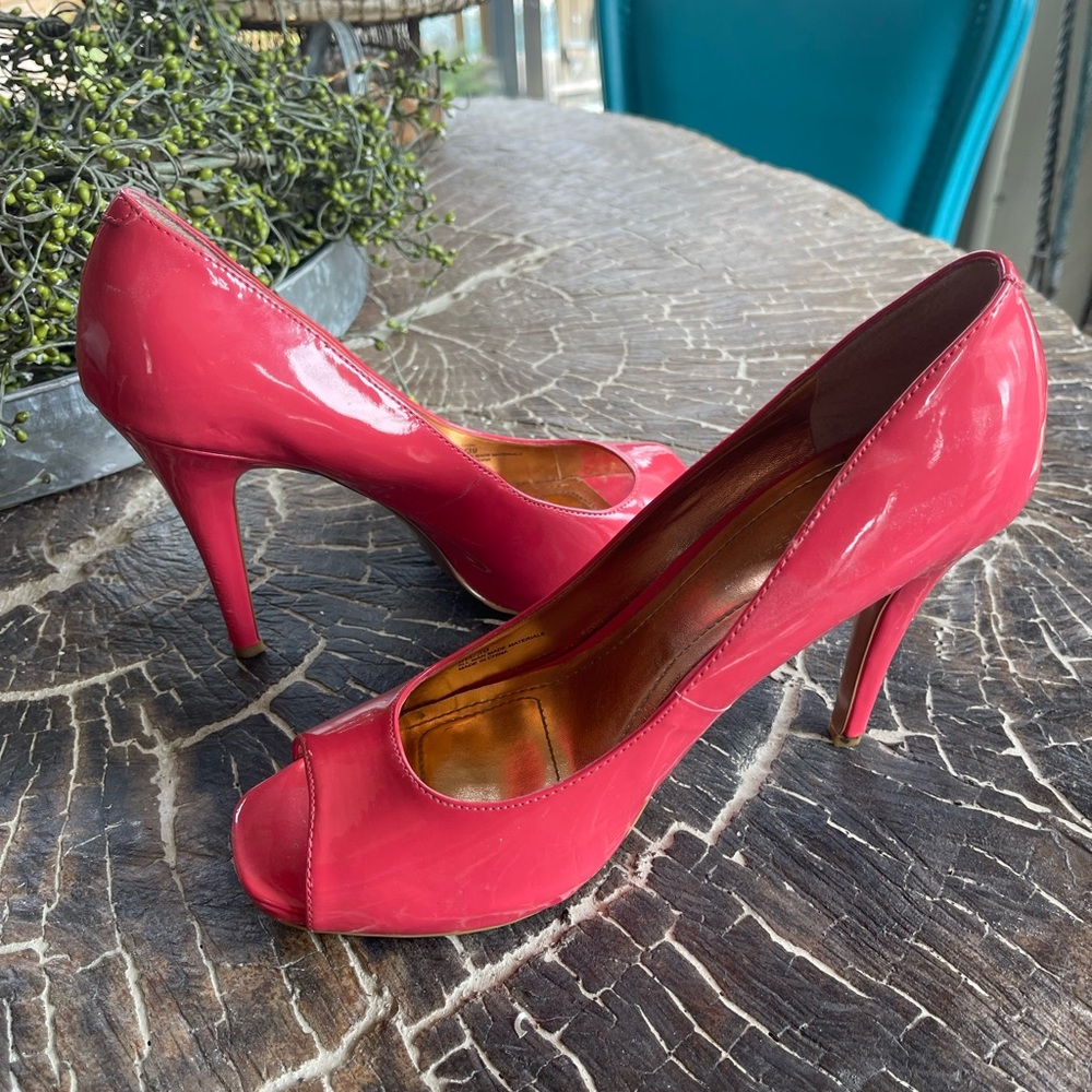 BCBGeneration Pink Coral Peep Toe Heel eu 39 / us 9B